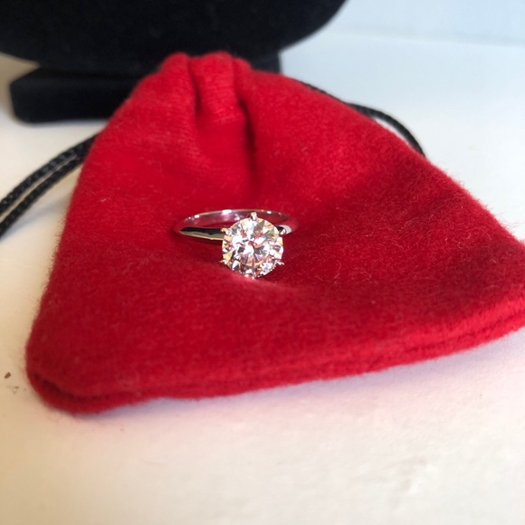 2.02 ct engagement diamond ring - Picture 1 of 6